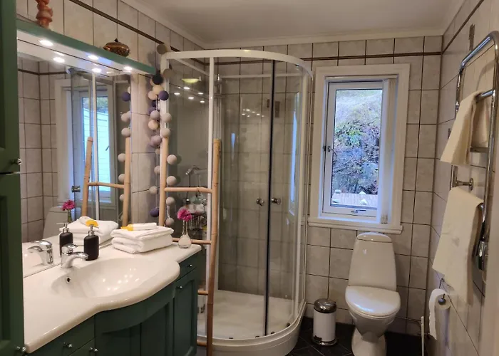 Holiday home Nearby Bergen, Midtunlia 27d