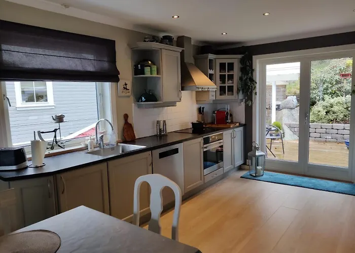 Nearby Bergen, Midtunlia 27d Holiday home